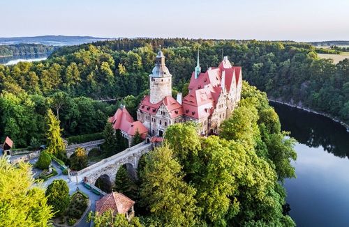 Slovénie, Italie, Turquie... 5 châteaux incroyables à voir au moins une fois (certains sont mêmes devenus des hôtels) ! 