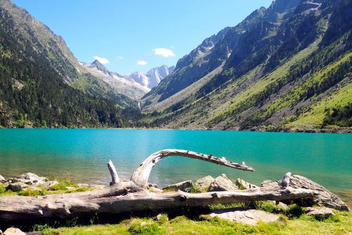 Connaissez-vous ces paysages montagneux spectaculaires en France ? A voir au moins une fois en hiver ou en été !
