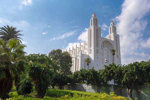 Bewundern Sie die Architektur der Kirche Sacré-Coeur in Casablanca