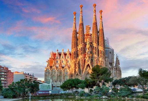 A Barcelone, une zone selfie installée à la Sagrada Familia pour faire face au surtourisme