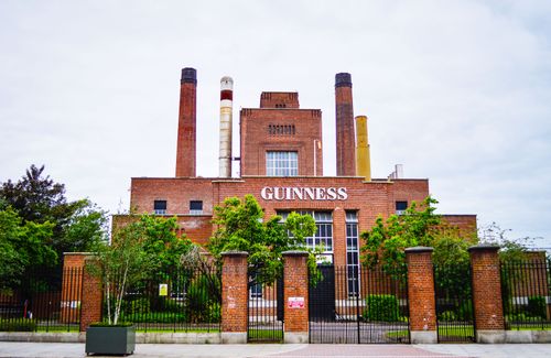 Besuchen Sie das Guinness Storehouse: Irlands berühmteste Brauerei