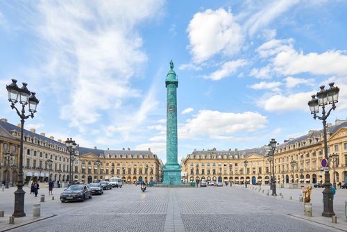 Combien ça coûte une nuit au Ritz ?