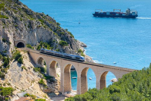 Visitez la Côte d’Azur et la Provence en illimité avec ces pass train : LE bon plan pour faire des économies !