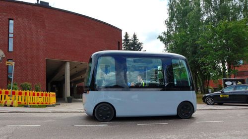 Cette petite commune de France qui possède le plus haut donjon de France va tester les navettes sans chauffeurs !