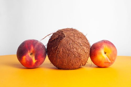 Connaissez-vous la théorie de la pêche et de la noix de coco ? Elle explique pourquoi les Américains trouvent les Français désagréables et impolis !