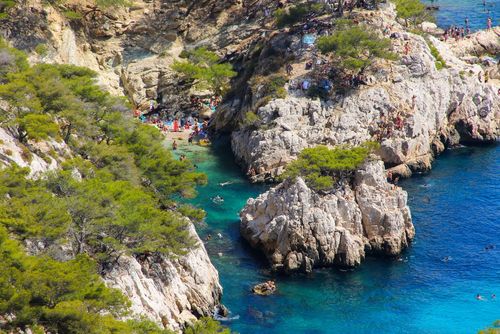 Cet été, il faudra réserver pour poser sa serviette dans cette célèbre calanque près de Marseille