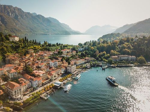 Surnommée la "perle du lac de Côme", ne manquez pas cette destination au charme envoutant à seulement 1h de Milan ! 