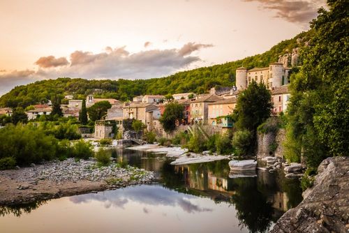 I villaggi di Caractère: un viaggio sfolgorante tra i gioielli dell'Ardèche