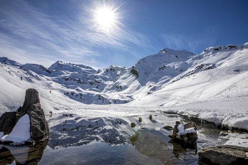 Vous pensez déjà aux vacances de février ? 3 stations de ski idéales pour les familles 