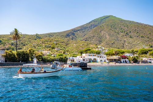 Trop de touristes en Sicile ? Prenez le large et visitez cette île éolienne méconnue