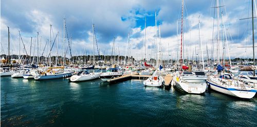 Navegar por el puerto de Brest