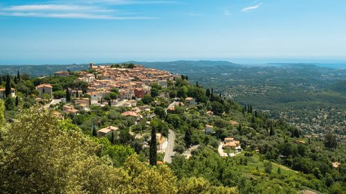 4 lieux entourés de nature où profiter de l'été indien dans les Alpes-Maritimes