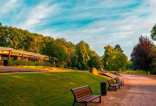 Strasbourg's green lungs, between strolling and playgrounds