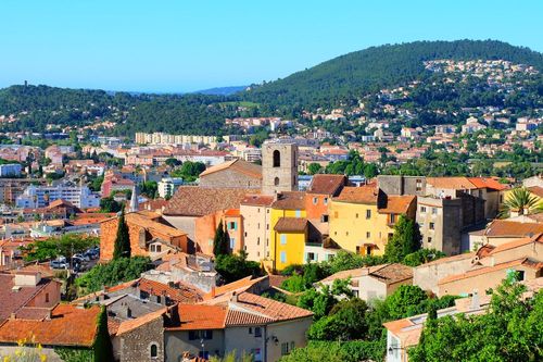 Située à moins d'1h30 de Marseille, cette ville cache une cité engloutie vieille de 2000 ans !