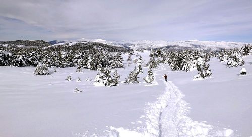 En France, cette station de ski méconnue se trouve à seulement 20 km de la mer ! (Et ce n'est pas en Corse)