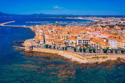 Alghero: medioevo, natura e strade in catalano