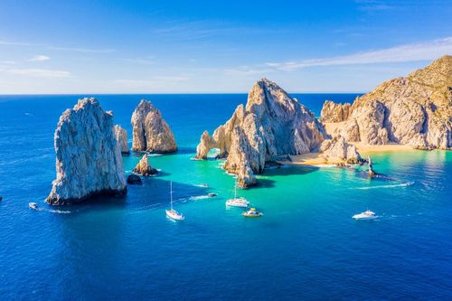 Dauphins, baleines, raies mantas... Cette destination exceptionnelle est surnommée "l'aquarium du monde" !