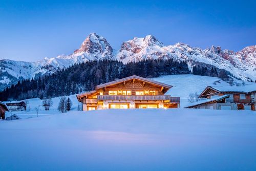 Savez-vous combien coûte un chalet de luxe dans les plus belles stations de France ou de Suisse ? 