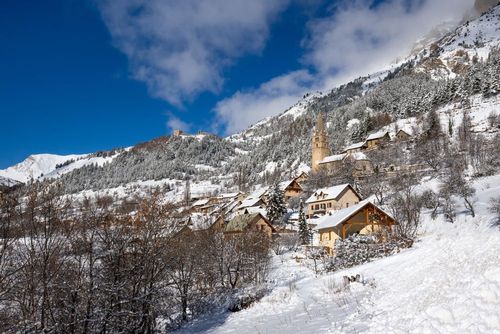 Le saviez-vous ? La station de ski la moins chère d’Europe se trouve en France ! Voici où la trouver