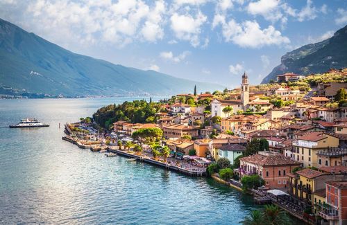 Oubliez les Pouilles et découvrez cette région fascinante en Italie ! Elle est facilement accessible en train depuis la France 