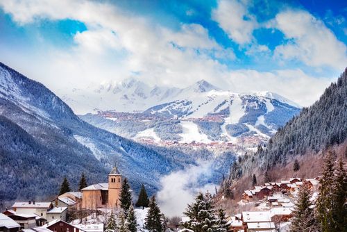 A 1h30 de Grenoble, ce village de montagne proche des stations touristiques a su rester authentique