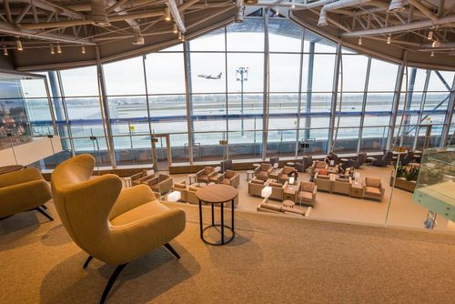 Accéder aux lounges des aéroports sans voyager en classe affaires, c’est possible : 4 astuces à connaître !