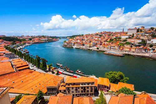 On a repéré ce bon plan : faites un break luxueux à Porto pour 3 nuits en hôtel 5 étoiles, avec vol et petits-déjeuners inclus dès 260 € ! 