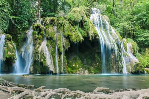 Vertigineuses, escarpées ou ruisselantes... 5 des plus belles cascades en France