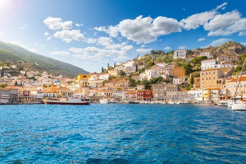 Cette île grecque surnommée "la perle de la Mer Égée” est idéale pour un séjour reposant