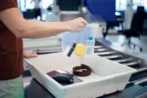 Certains aéroports européens ont supprimé la limite des 100 ml de liquide dans les bagages cabine ! Et en France alors ?
