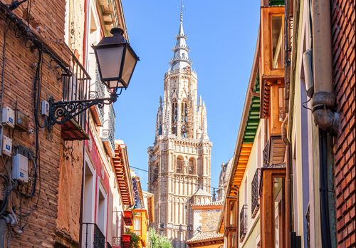 Il n'y a pas que la Sagrada Familia en Espagne ! Voici 7 cathédrales impressionnantes à découvrir dans ce pays frontalier à la France