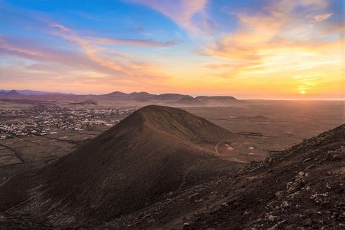 Surfing, yoga and crafts in Lajares