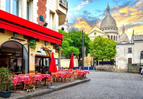 Difficile de trouver sa place en terrasse au soleil ? Voici quelques lieux secrets pour profiter de boire un verre en plein air au mois de mai !