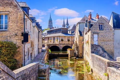 Normandie : cette œuvre unique créée il y a près de 1000 ans et classée à l’UNESCO va peut-être quitter la France pendant 2 ans !