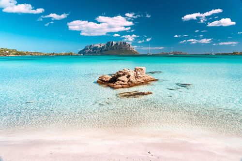 Voici un bon plan pour un séjour en Sardaigne : 8j/7n, avec vol inclus et hébergement en pension complète à partir de 649 euros !