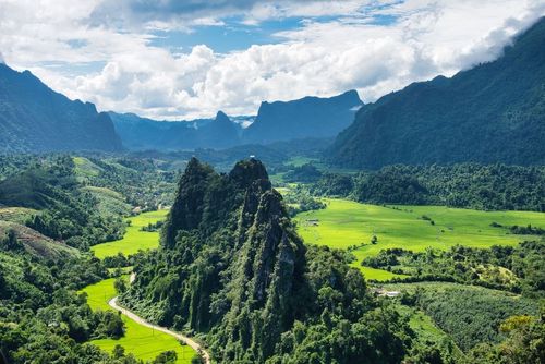 Le Laos est le pays le moins cher au monde ! Voici ce vous attend lors d'un voyage dans ce pays frontalier à la Thaïlande