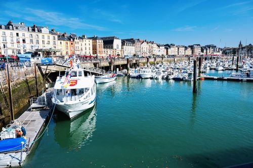 Air marin, eaux calmes et embruns salés, 5 villes du Grand Ouest où se rendre absolument   pour visiter ces magnifiques ports labélisés “Pavillons Bleu”