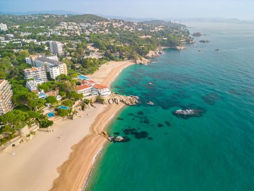 La Costa Brava vous attend : 8j/7n avec hébergement en demi-pension et vol, à partir de 371 euros avec cette offre ! 