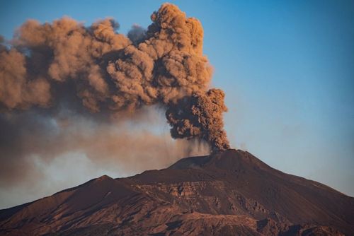 L’Etna est entré en éruption cette semaine ! Quel impact sur votre prochain voyage en Sicile ? 
