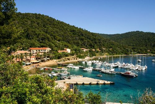 Cet été en France, partez vous évader sur l'une de ces 6 îles sans voiture ! Vélo, randonnées, et farniente au programme