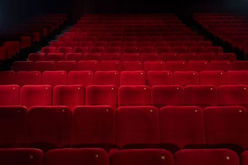 Pour moins de 10 euros, ce cinéma (l'un des plus anciens de Paris) propose des séances uniques où l'on peut rencontrer un acteur ou une actrice mystère !