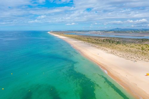 On a repéré ce bon plan : partez une semaine en Algarve avec hébergement et vol à partir de 372 euros par personne !
