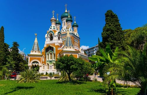 Il n’y a pas que des plages à Nice ! Villas, chapelles, palais… Voici les monuments à l’architecture impressionnante à ne pas manquer 