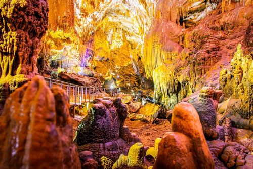 Le saviez-vous ? Ce pays situé 4h30 de vol de la France cache la grotte naturelle la plus profonde au monde ! 
