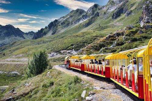 Ce petit train de montagne est le plus haut d’Europe !