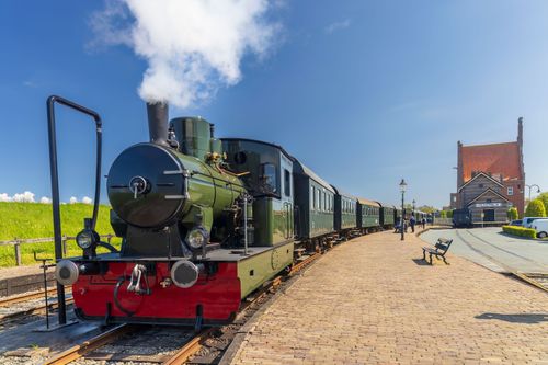 Ces trains font partie des plus mythiques au monde et traversent des paysages sublimes (à faire pendant vos prochaines vacances) !
