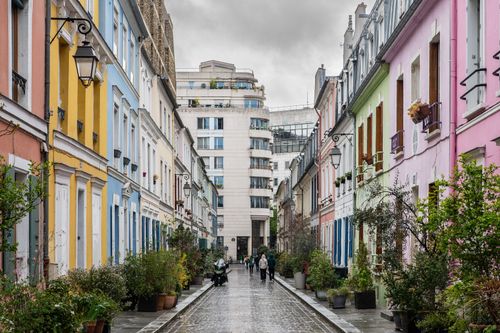 Sous les nuages ou sous la pluie, découvrez ces villes qui ont encore plus de charme sans soleil ! 