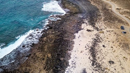 Surprenante, Popcorn Beach est LA plage des Canaries à voir au moins une fois ! Voici pourquoi 