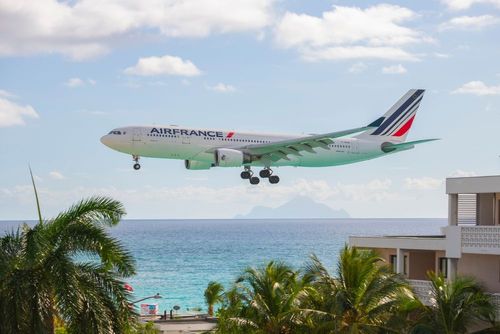 Bientôt la fin des repas gratuits à bord des avions d'Air France ? Voici les destinations pour lesquelles vous devrez payer votre repas pendant le vol !