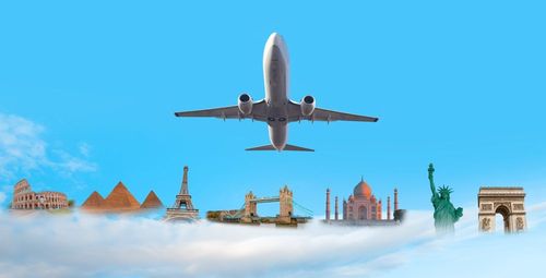 Offrir un billet d'avion pour Noël, c'est possible ! Ce site vous permet de glisser des cartes cadeaux du montant de votre choix sous le sapin 